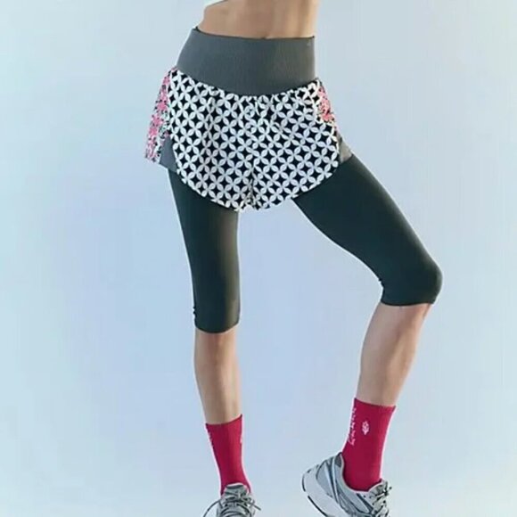 NWT FP Movement Carpe Diem Geo Printed High Rise Shorts - Picture 4 of 6